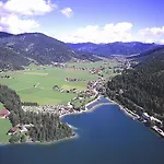 Der Tiroler Bed & Breakfast 3*