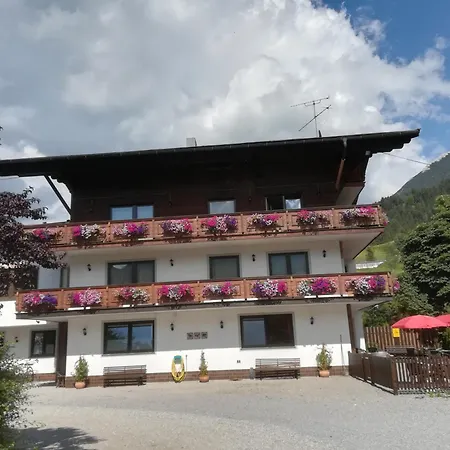 Der Tiroler B&B 아첸키르흐