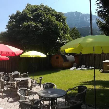 Bed & Breakfast Der Tiroler 3*