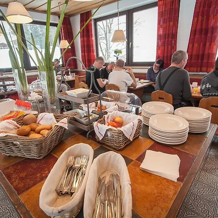 Bed & Breakfast Der Tiroler 3*