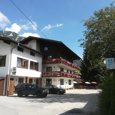 Frühstückspension Der Tiroler 2*