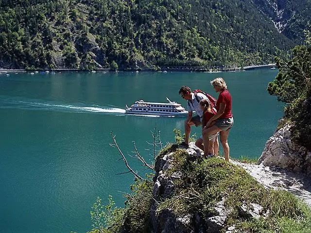 Bed & Breakfast Der Tiroler 3*