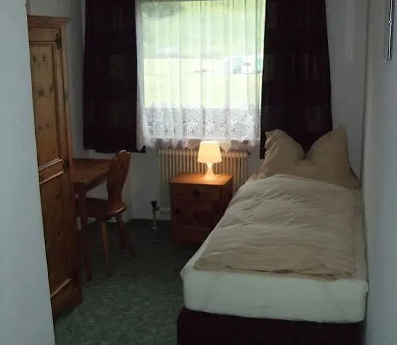 Bed & Breakfast Der Tiroler 3*